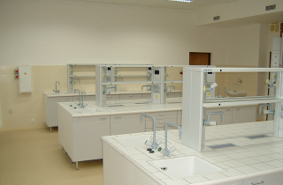 projekt "Rekonstrukce technického vybavení laboratoře a váhovny chemie"
